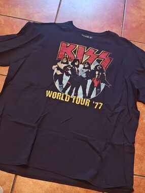 Kiss Black Short Sleeve Graphic Tee with Red & Yellow Logo
